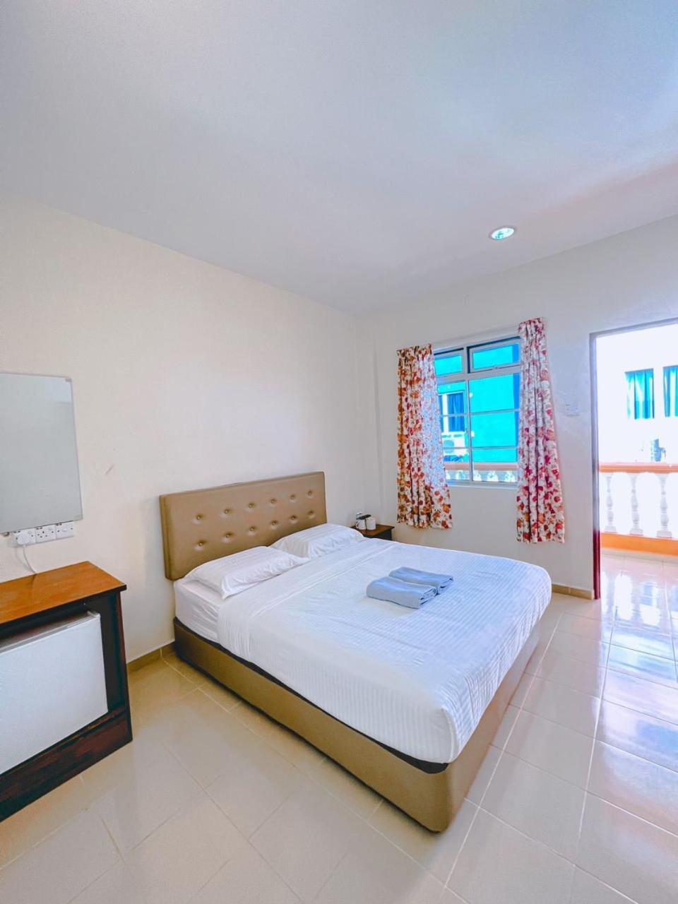 Amzar Motel Cenang Pantai Cenang  Exteriör bild