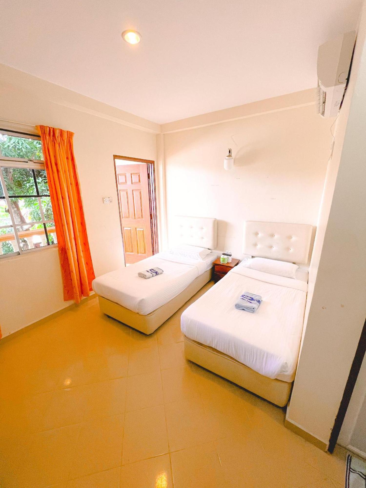 Amzar Motel Cenang Pantai Cenang  Exteriör bild